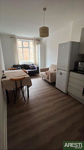 3 Bedroom Flat To Rent In Flat, Seven Sisters Road, London, N4