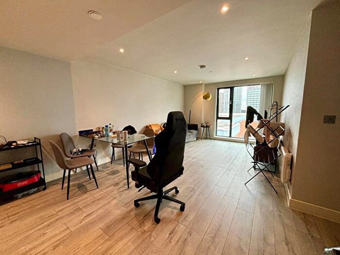 2 Bedroom Apartment To Rent In St Martin's Place, Broad Street, Birmingham, B15