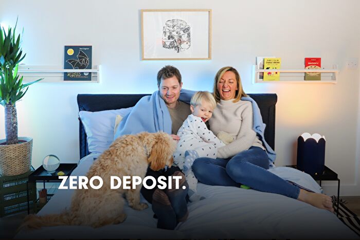 2 Bedroom Town House To Rent In King Street, Bolton, Greater Manchester, BL4