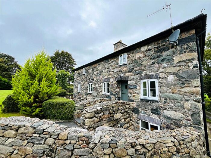 2 Bedroom Detached House For Sale In Dolydd, Caernarfon, Gwynedd, LL54