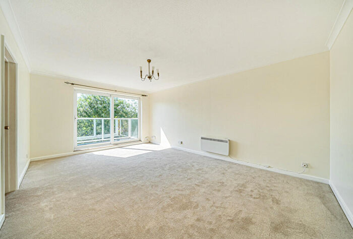 2 Bedroom Apartment For Sale In Winchester Court, Duchess Way, Stapleton, Bristol, BS16