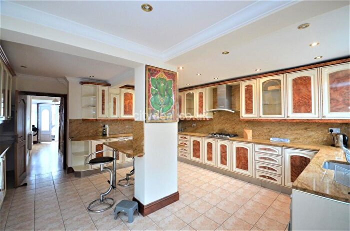 3 Bedroom Semi-Detached House To Rent In West Close, Wembley, HA9