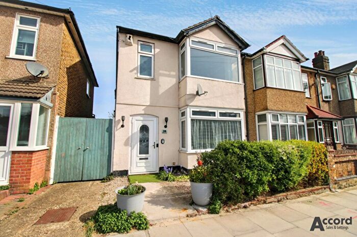 5 Bedroom End Of Terrace House To Rent In Mildmay Road, Romford, RM7