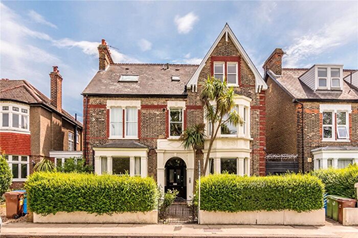 Studio To Rent In Colyton Road, East Dulwich, London, SE22