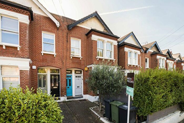 2 Bedroom Maisonette For Sale In Telford Avenue, Streatham, SW2