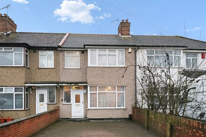 3 Bedroom Property For Sale In Maple Grove, Southall, UB1