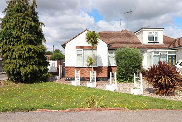 2 Bedroom Semi-Detached Bungalow For Sale In Victoria Avenue, Rayleigh, SS6