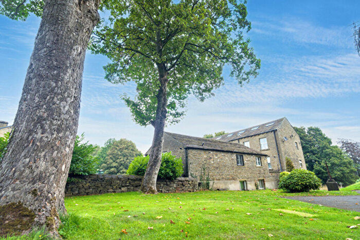 1 Bedroom Apartment For Sale In St. Philips Court, Huddersfield, West Yorkshire, HD3