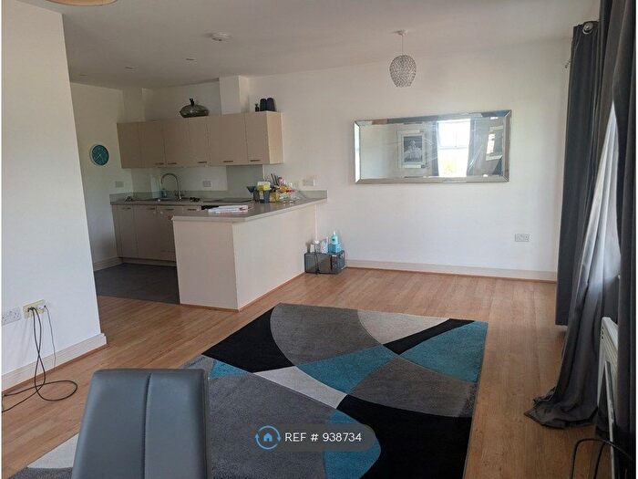 2 Bedroom Flat To Rent In The Maltings, Worcester Park, KT4