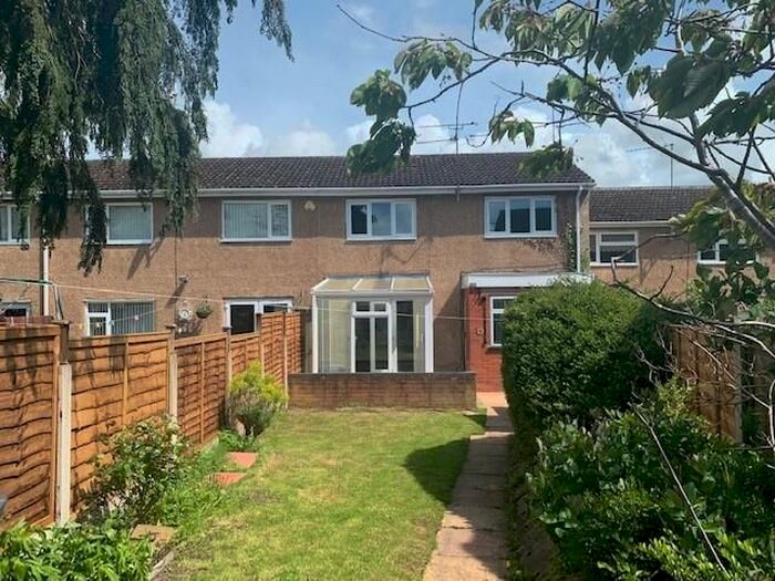 2 Bedroom Property To Rent In Garway Close, Redditch, B98