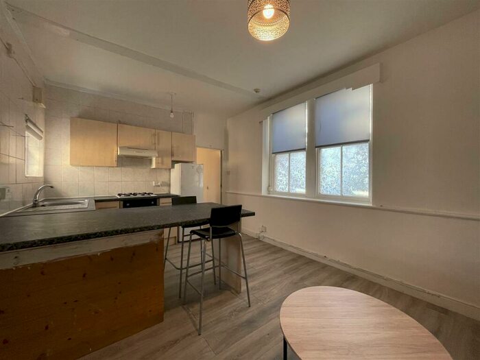 1 Bedroom Flat To Rent In Ninian Road, Cardiff, CF23