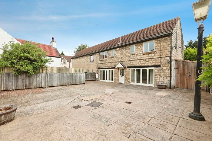 2 Bedroom Semi Detached House For Sale In Common Lane, Warmsworth, Doncaster, DN4