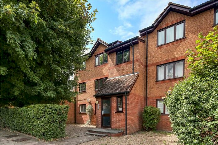 Studio To Rent In Mornington Road, London, SE8