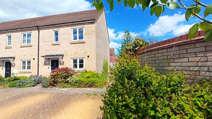 2 Bedroom End Of Terrace House For Sale In Morris Close, Chipping Norton, OX7