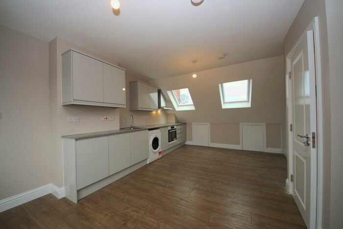Studio To Rent In Kingston Road, New Malden, KT3
