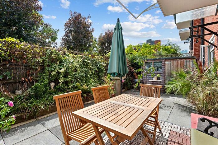 1 Bedroom Apartment For Sale In Buxton Street, London, E1