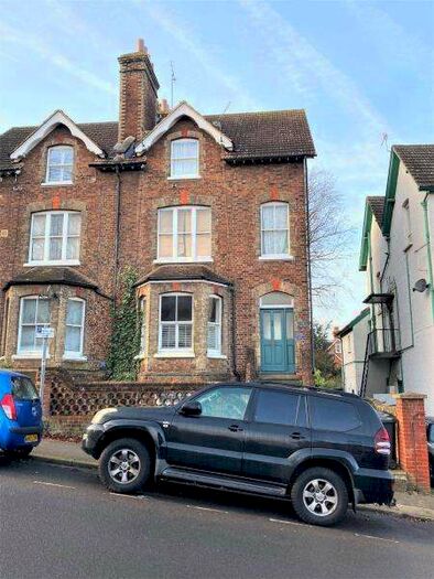 1 Bedroom Apartment To Rent In Jenner Road, GU1