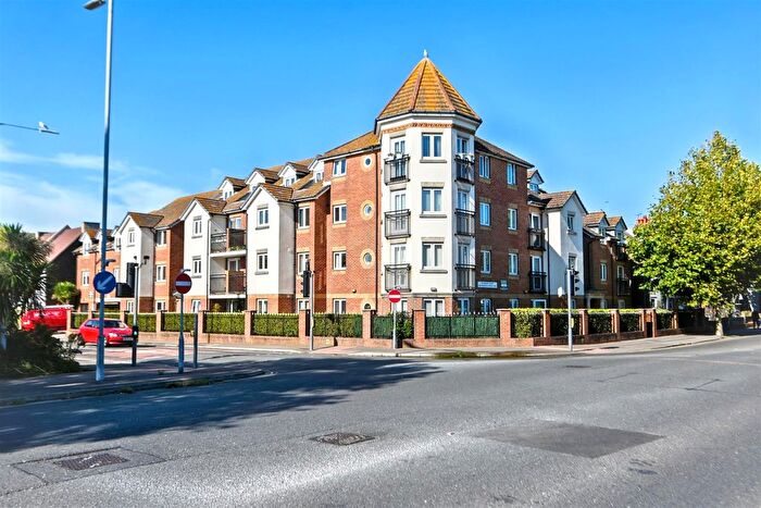 2 Bedroom Flat For Sale In Whitley Road, Eastbourne, BN22