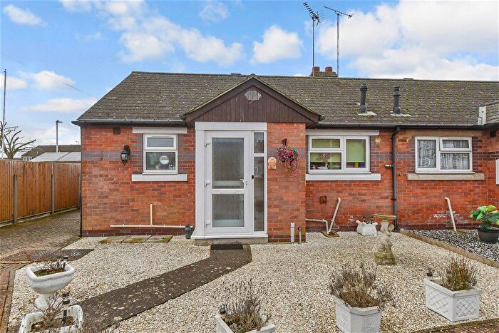 1 Bedroom Semi Detached Bungalow For Sale In Cygnet Way, Ashford, Kent, TN23