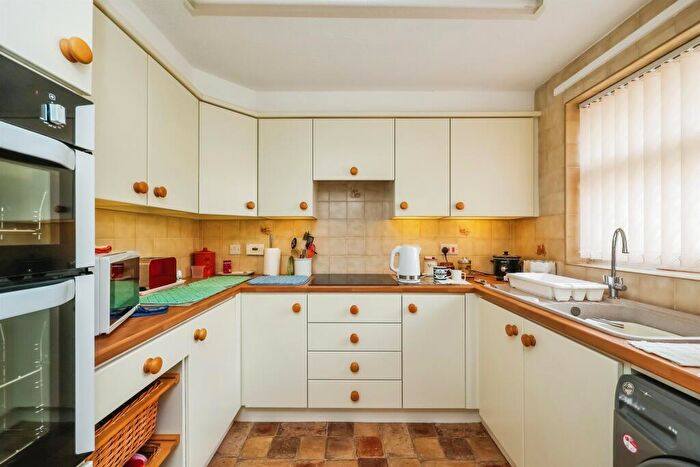 2 Bedroom Detached Bungalow For Sale In Brookhill Leys Road, Eastwood, Nottingham, NG16