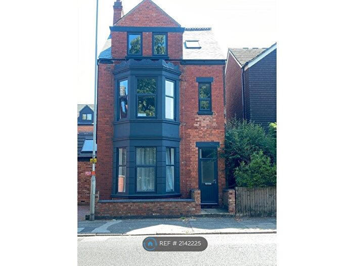 2 Bedroom Maisonette To Rent In Queens Park Parade, Northampton, NN2