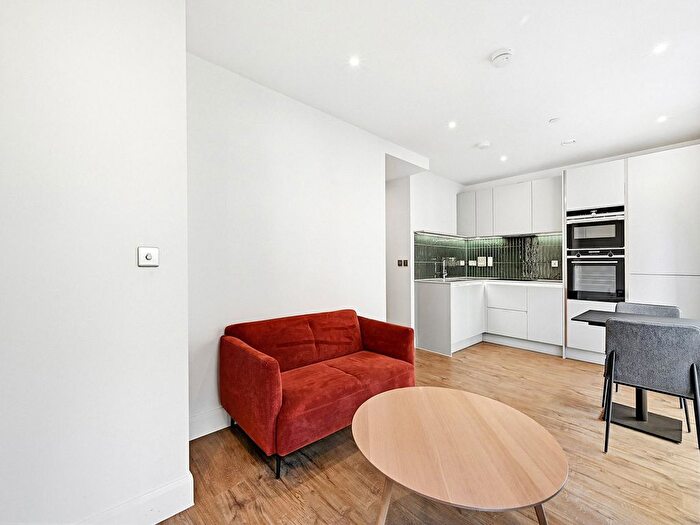 Studio To Rent In Uncle Colindale, London, NW9