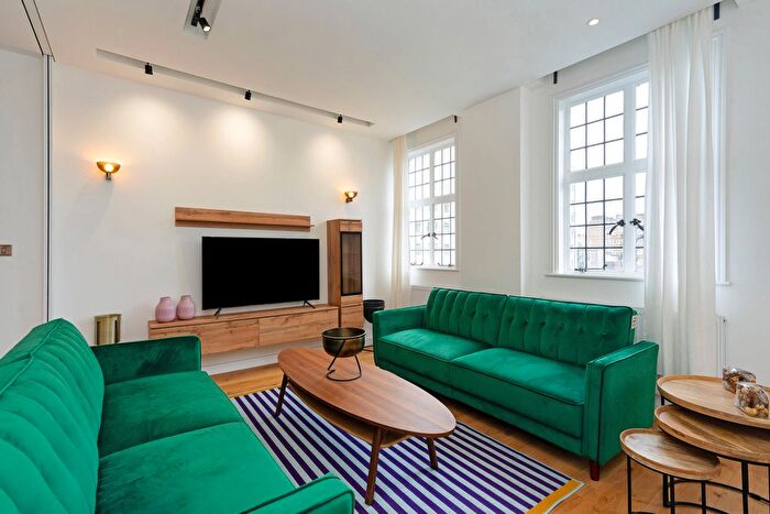 2 Bedroom Flat To Rent In Baker Street, Marylebone, NW1