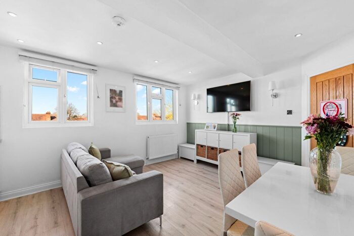 2 Bedroom Flat For Sale In The Chase, Wallington, SM6