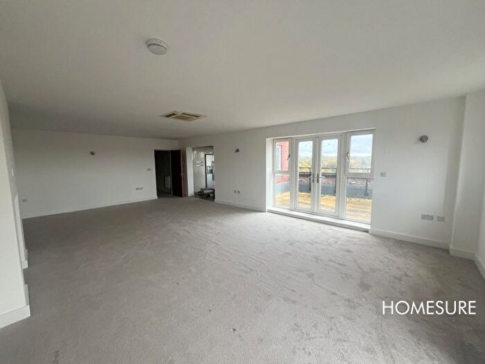 2 Bedroom Flat To Rent In Apartment, Cantilever Gardens, WA4