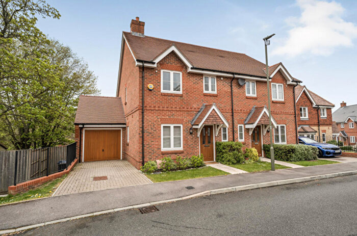 3 Bedroom Semi Detached House For Sale In Juniper Close, Wrecclesham, Farnham, Surrey, GU10
