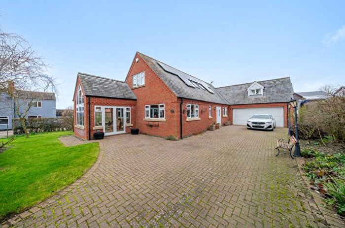 4 Bedroom Detached House For Sale In Dene Lane, Walcott, LN4