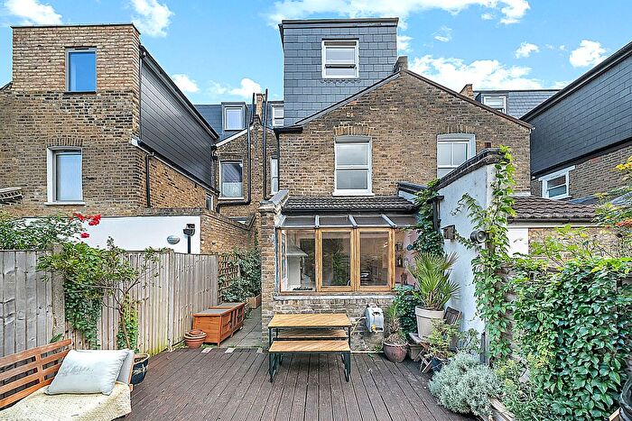 5 Bedroom Terraced House For Sale In Hollar Road, London, N16