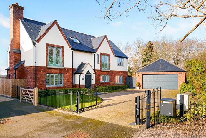 5 Bedroom House For Sale In Bishops Acre, Lighthorne, CV35