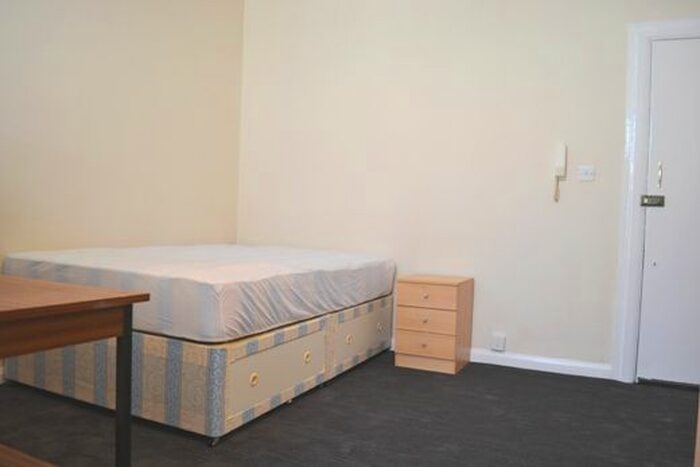 Studio To Rent In Leinster Garden, Bayswater, London, W2