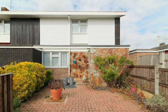 1 Bedroom End Of Terrace House To Rent In Woolmer Green, Basildon, SS15