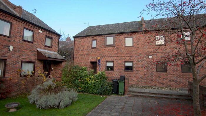 3 Bedroom Flat To Rent In Fewster Way, Fishergate, York, YO10