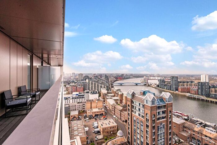 3 Bedroom Flat To Rent In York Place, Battersea, SW11