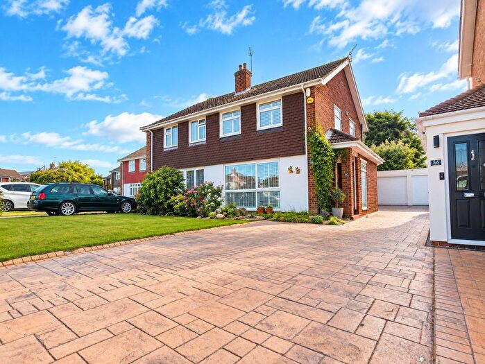 3 Bedroom Semi-Detached House For Sale In Harman Drive, Sidcup, DA15