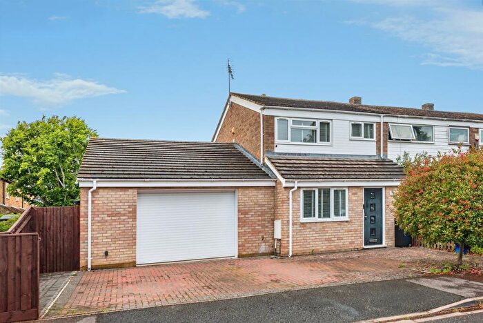 3 Bedroom End Of Terrace House For Sale In Caldecott Close, Abingdon, OX14