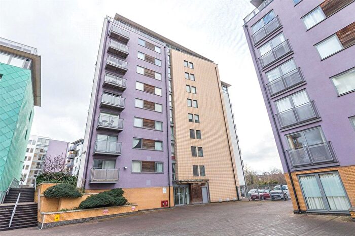 2 Bedroom Flat To Rent In Deals Gateway, London, London, SE13