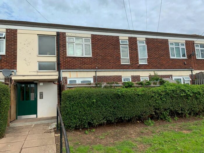 1 Bedroom Ground Flat To Rent In Lowe Close, Chigwell, Essex, IG7