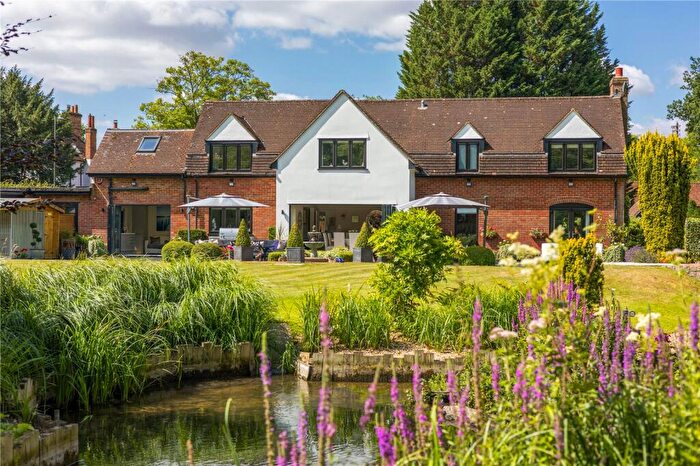 5 Bedroom Detached House For Sale In Hertford Road, Welwyn, Hertfordshire, AL6