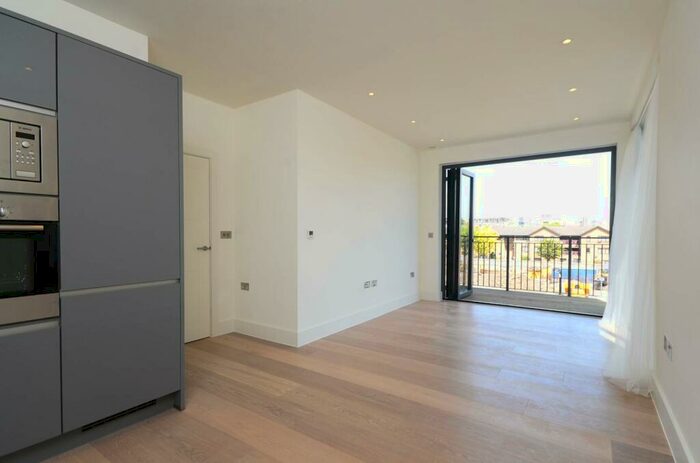 2 Bedroom Flat To Rent In Whiston Road, Haggerston, London, E2