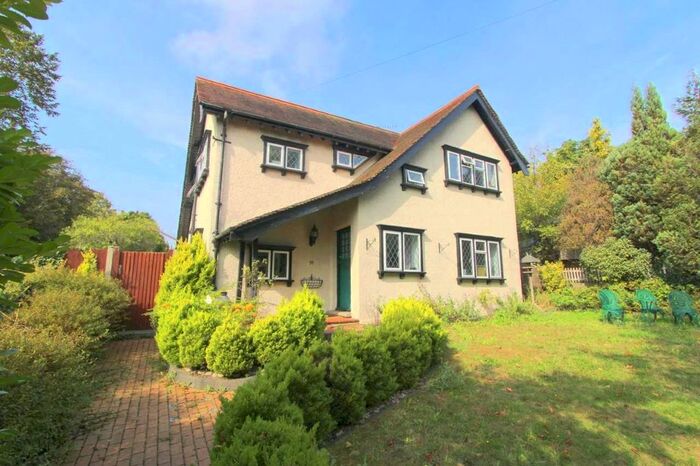 4 Bedroom Detached House To Rent In Woodcote Grove Road, Coulsdon, Surrey, CR5
