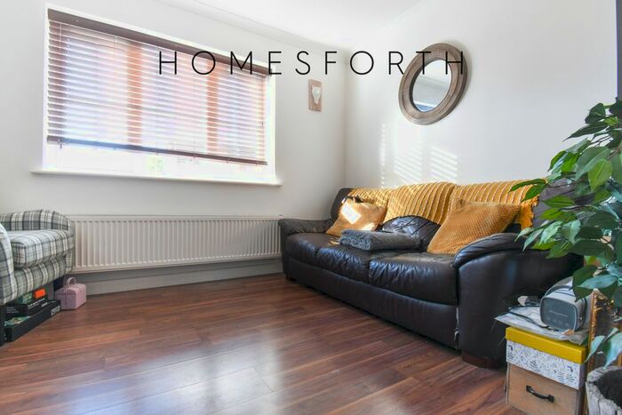 1 Bedroom Terraced House To Rent In Flemming Avenue, Ruislip, HA4