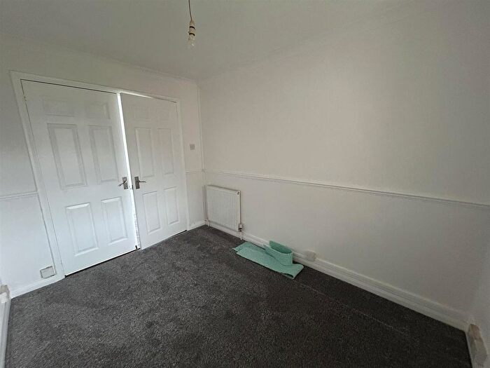 1 Bedroom Flat To Rent In Vicarage Lane, Gravesend, DA12