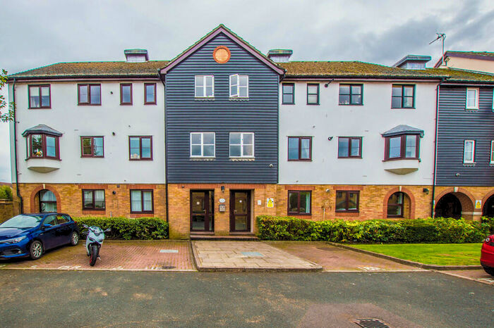 1 Bedroom Apartment To Rent In River Street, Ware, SG12