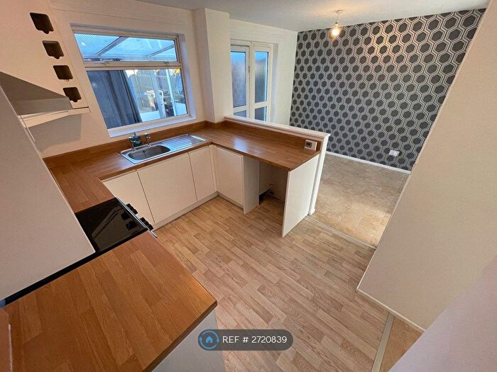 3 Bedroom Semi Detached House To Rent In Vale View, Nuneaton, CV10