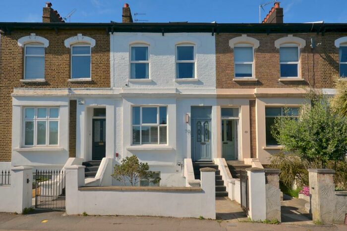 4 Bedroom House To Rent In North Worple Way, Mortlake, SW14