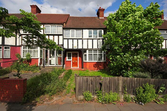 4 Bedroom Terraced House To Rent In Gunnersbury Avenue, London, W3